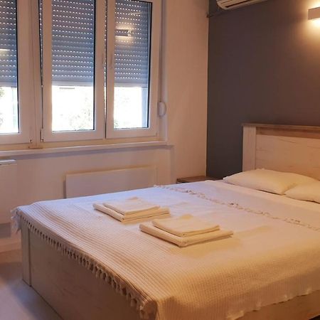 Sofia Apartment Sajmiste Bagian luar foto